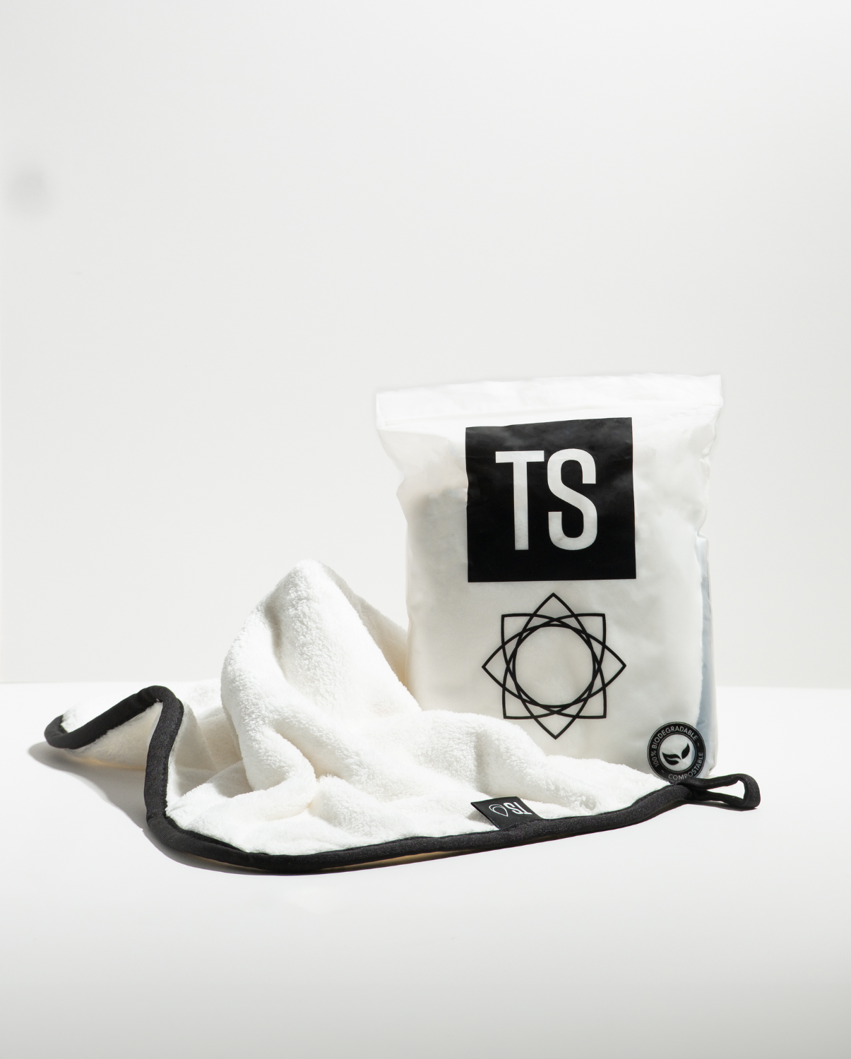 Luxury Microfiber Facial Cleansing Cloth - White